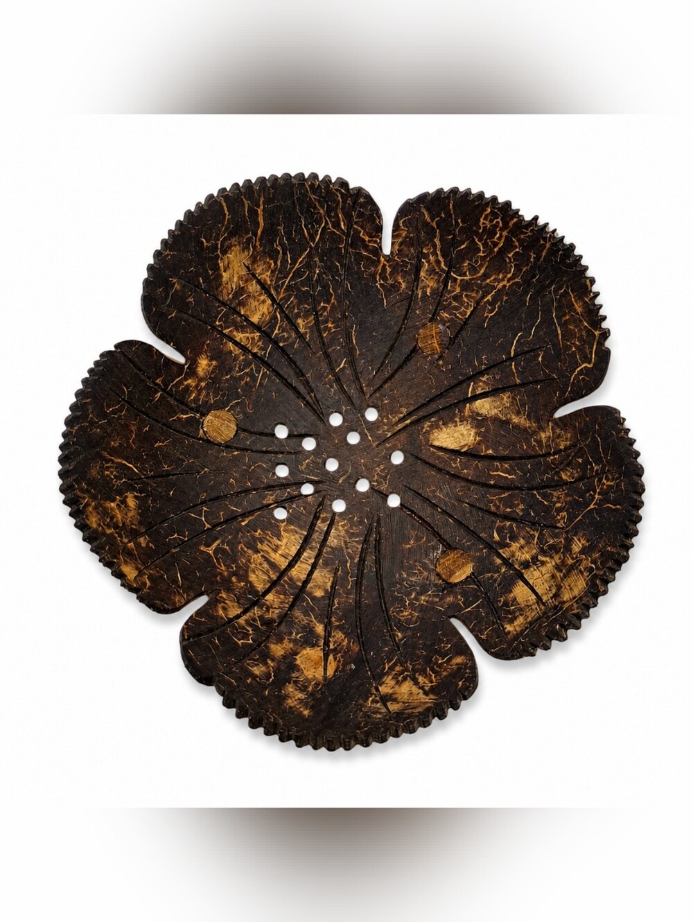 Natural Coconut Shell Soap Dish - Leaf design - Picture 5 of 11